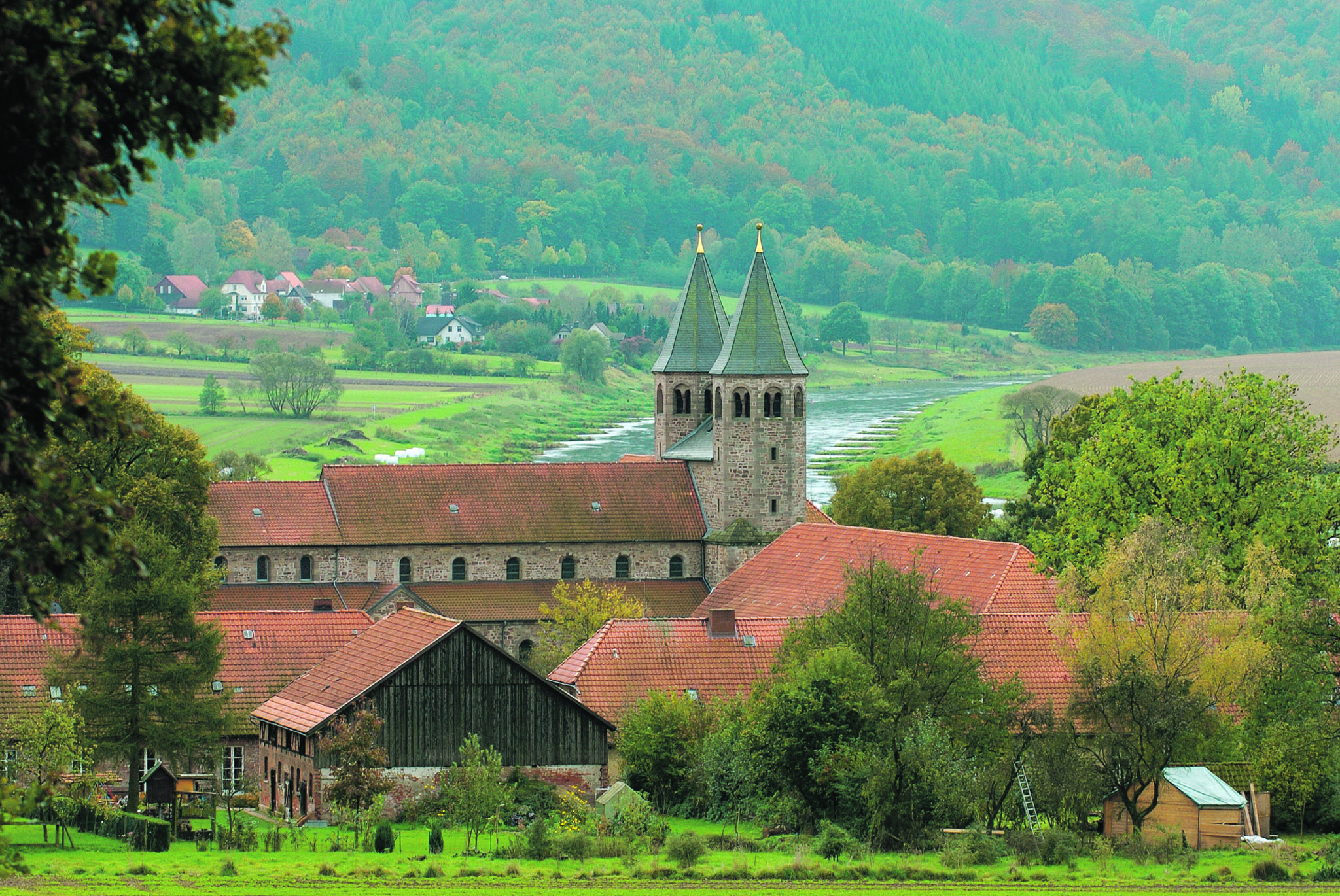Kloster_Bursfelde_von_weitemm