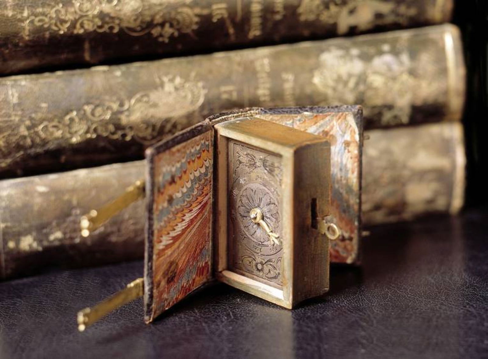 Schrittzähler-in-Buchform_image_full