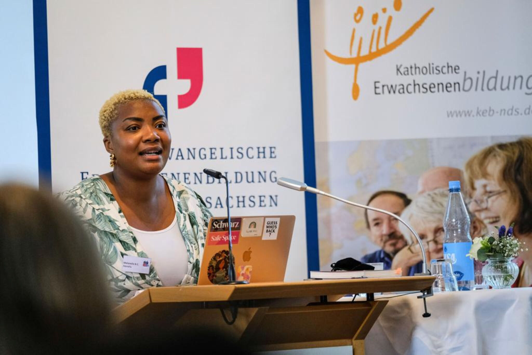 Melanelle B.C. Hémêfa hat beim EEB-Forum Mitte Juni auch über Alltagserfahrungen von Rassismus gesprochen (Foto: Jens Schulze).