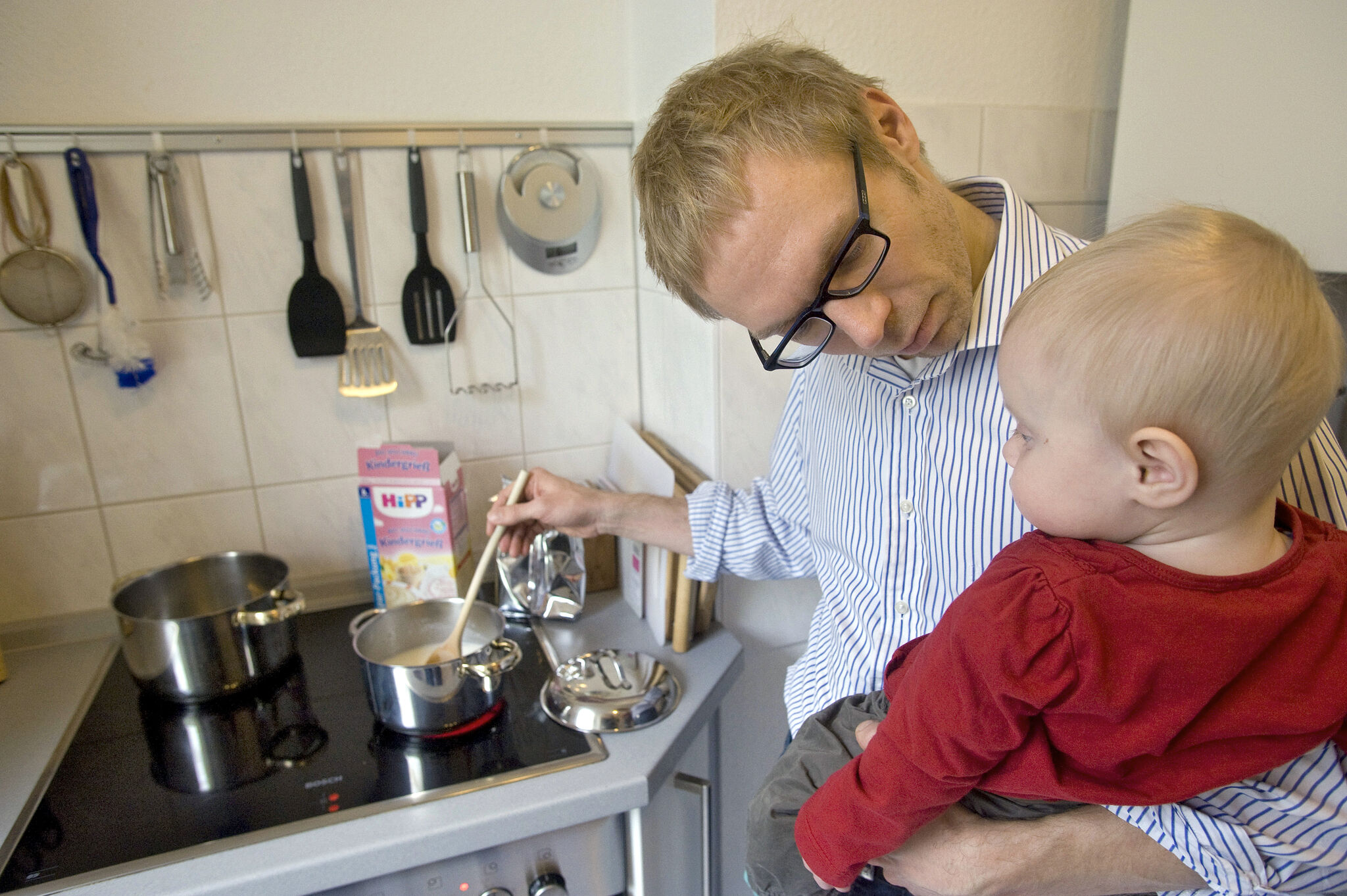 Junger Vater mit Kind