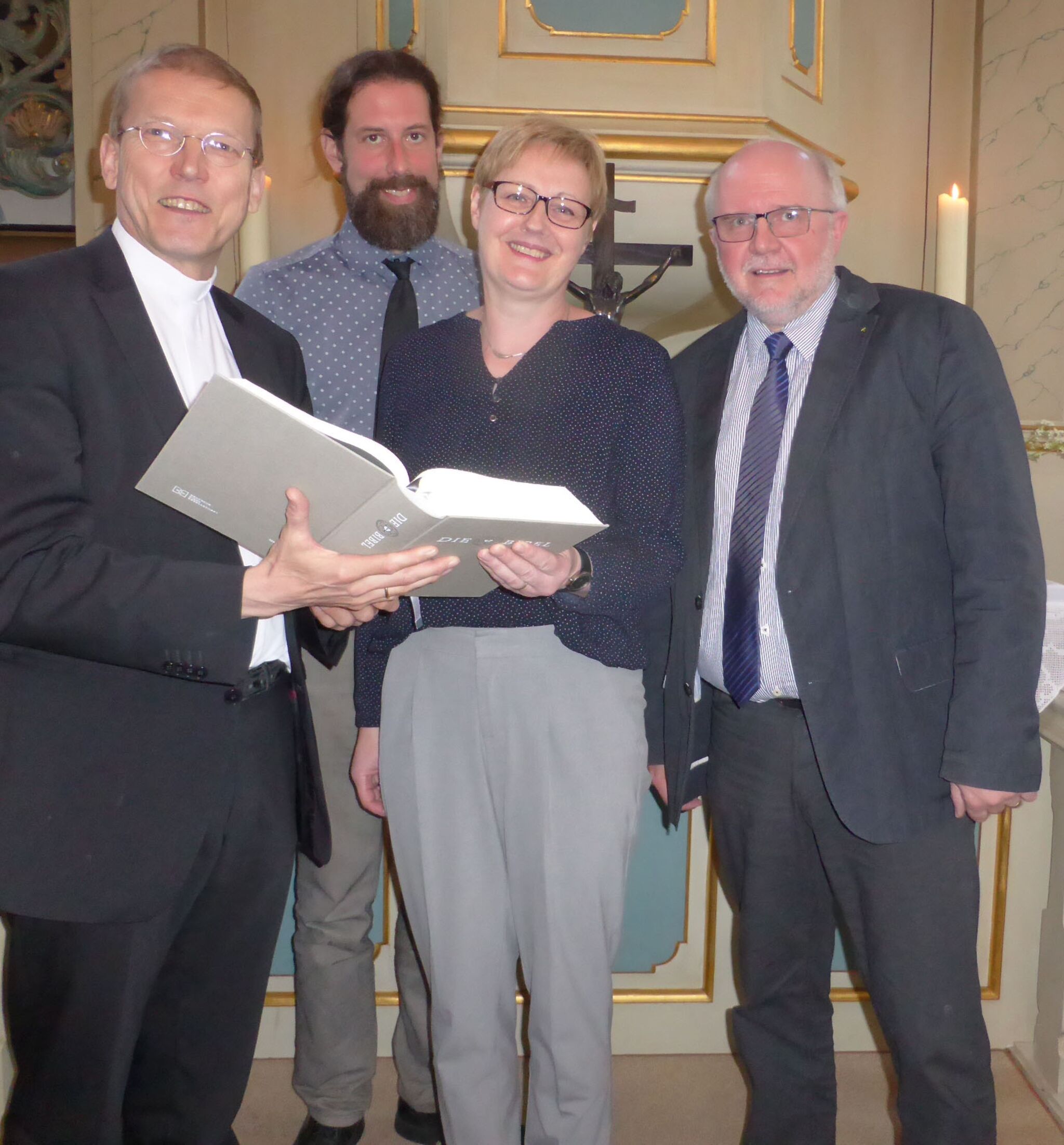 Einfuehrung_neue_Altarbibel_Himmelpforten