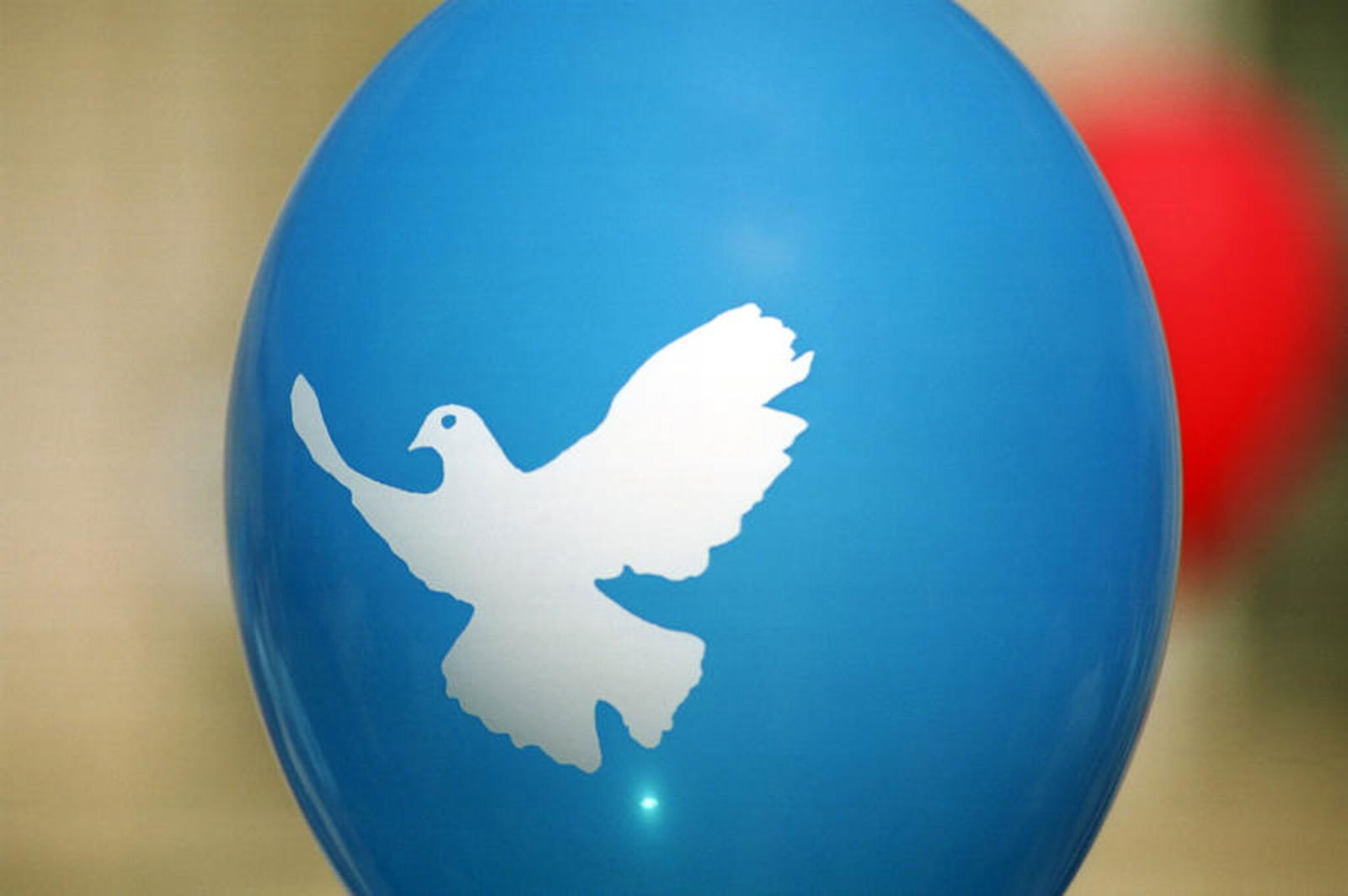 Friedenstaube_Luftballon Friedensbewegung