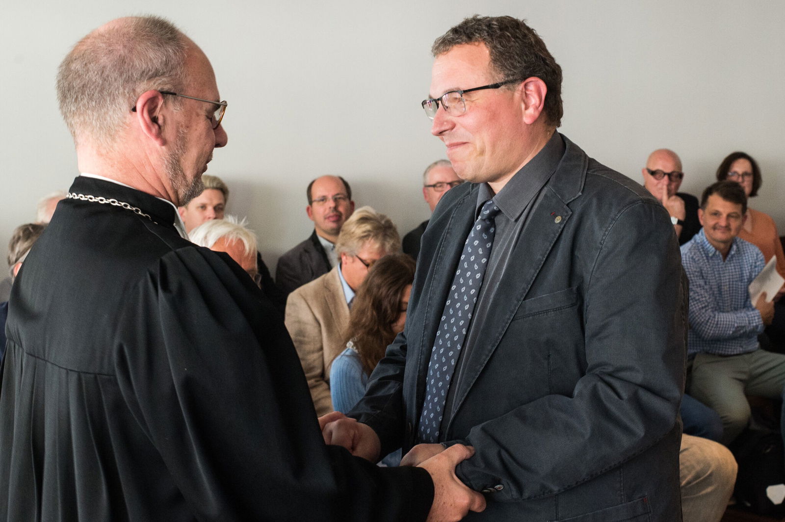 de Vries verabschiedet Glawion