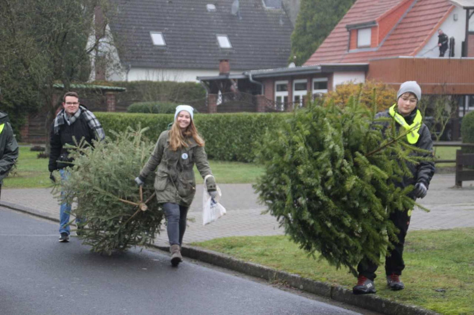 Ev. Jugend_Tarmstedt_Weihnachtsbaumaktion