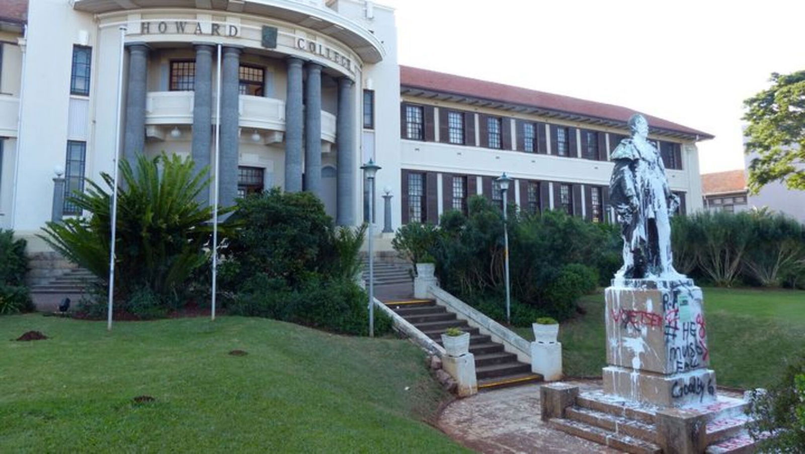 Als Symbole für koloniale Ausbeutung gelten von Kapstadt bis Hannover auch Straßennamen und Statuen. Foto: ELM