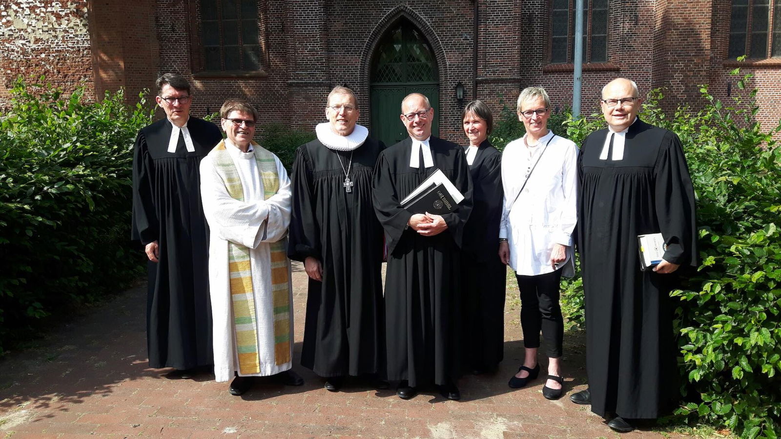 Dr. Wischnowsky und Dr. Brandy mit Assisteninnen der Einführung