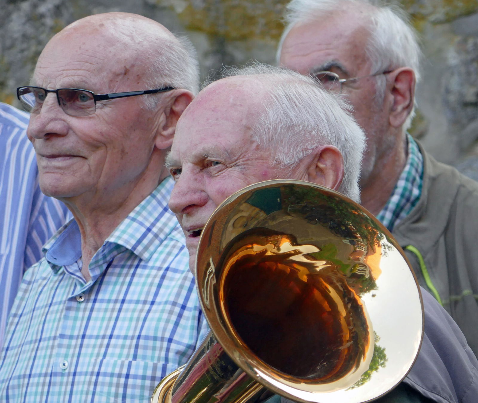 Die beiden Brüder sind seit 75 Jahren aktiv in Posaunenchören. Foto: Sabine Freitag
