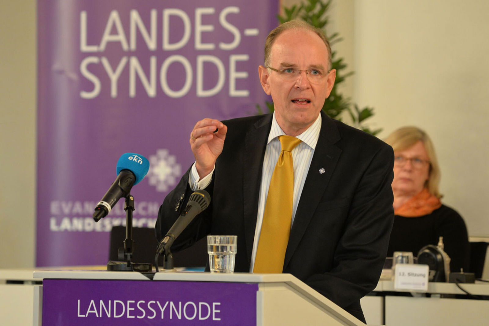 bischofsbericht_hand