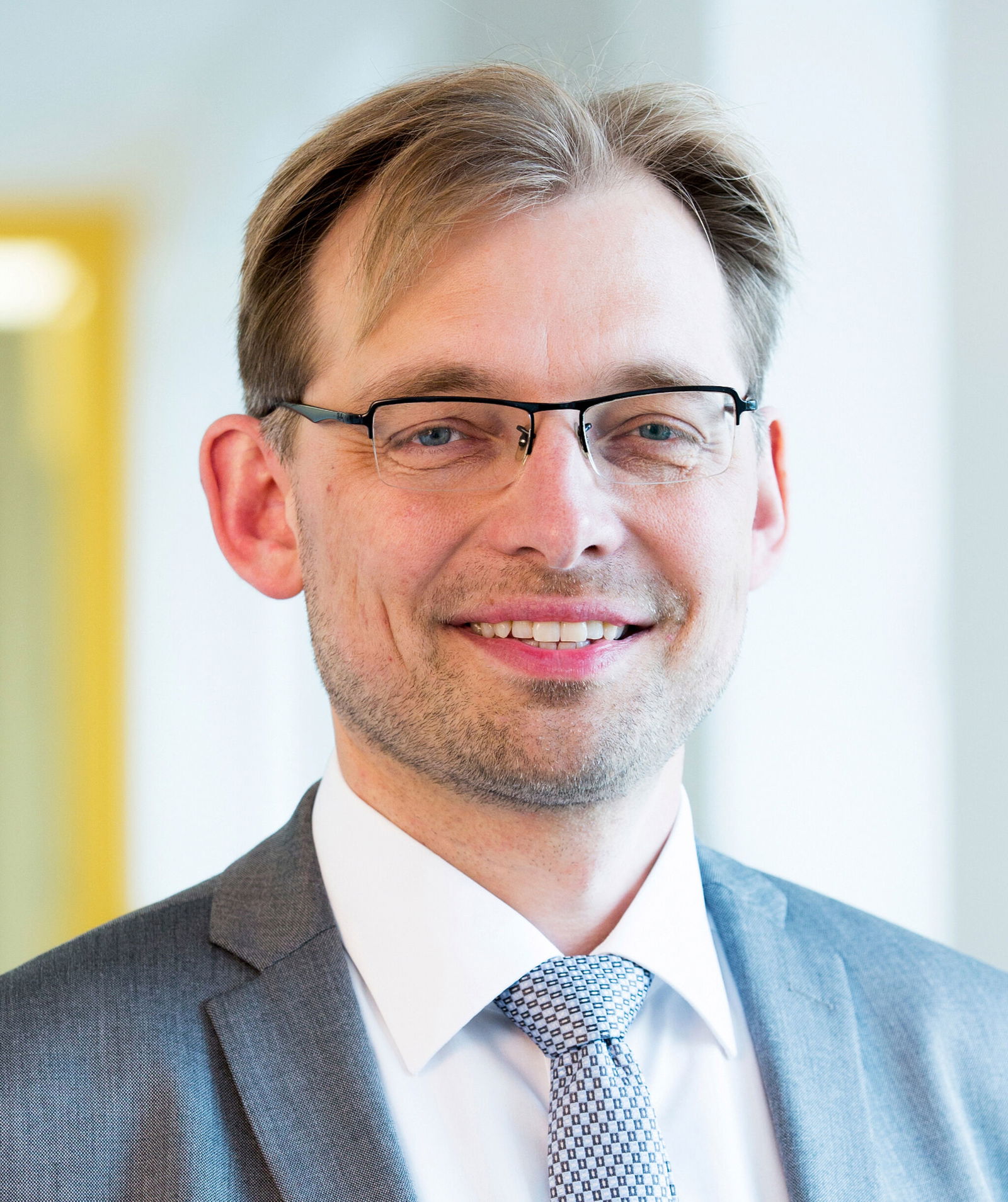 Oberlandeskirchenrat Fabian Spier, Leiter der Finanzabteilung im Landeskirchenamt.