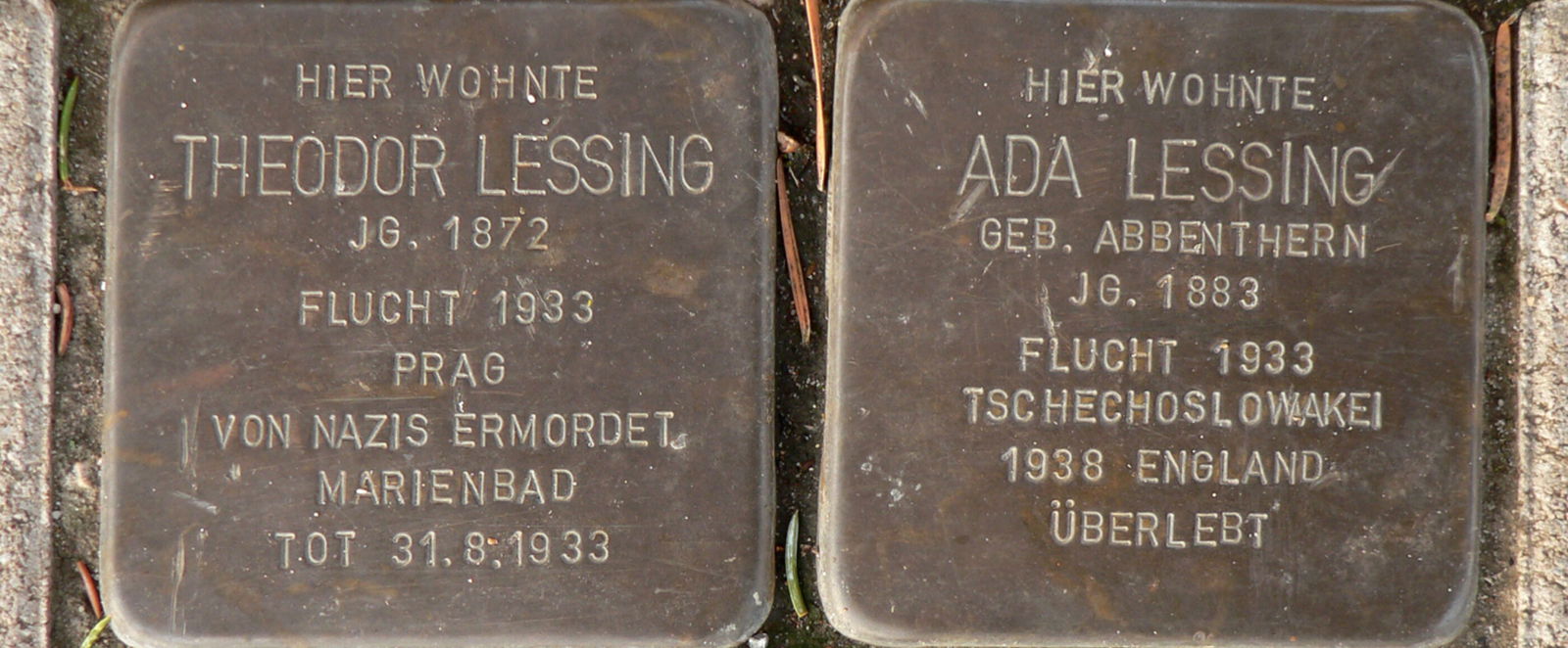 Stolpersteine für Ada und Theodor Lessing vor ihrem früheren Wohnhaus in Hannover-Anderten. Foto: Axel Hindemith/Creative Commons