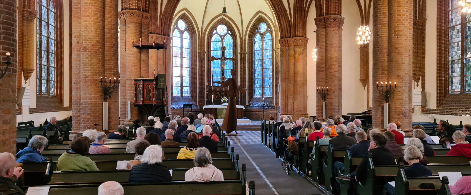 Blick in eine Kirche.