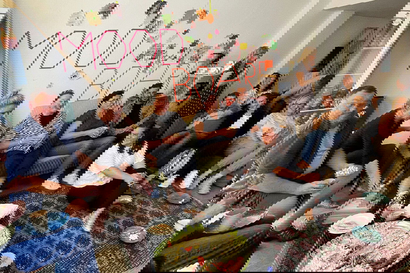 Reisegruppe im Ladenlokal von Mütopia in Köln-Mühlheim