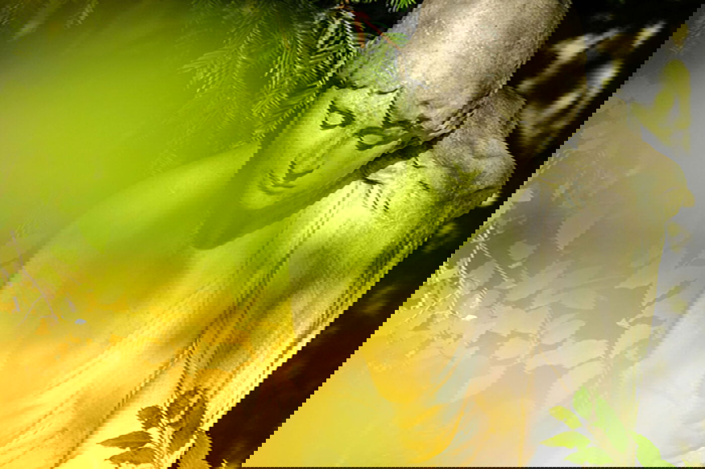 Engelsskulptur auf einem Friedhof