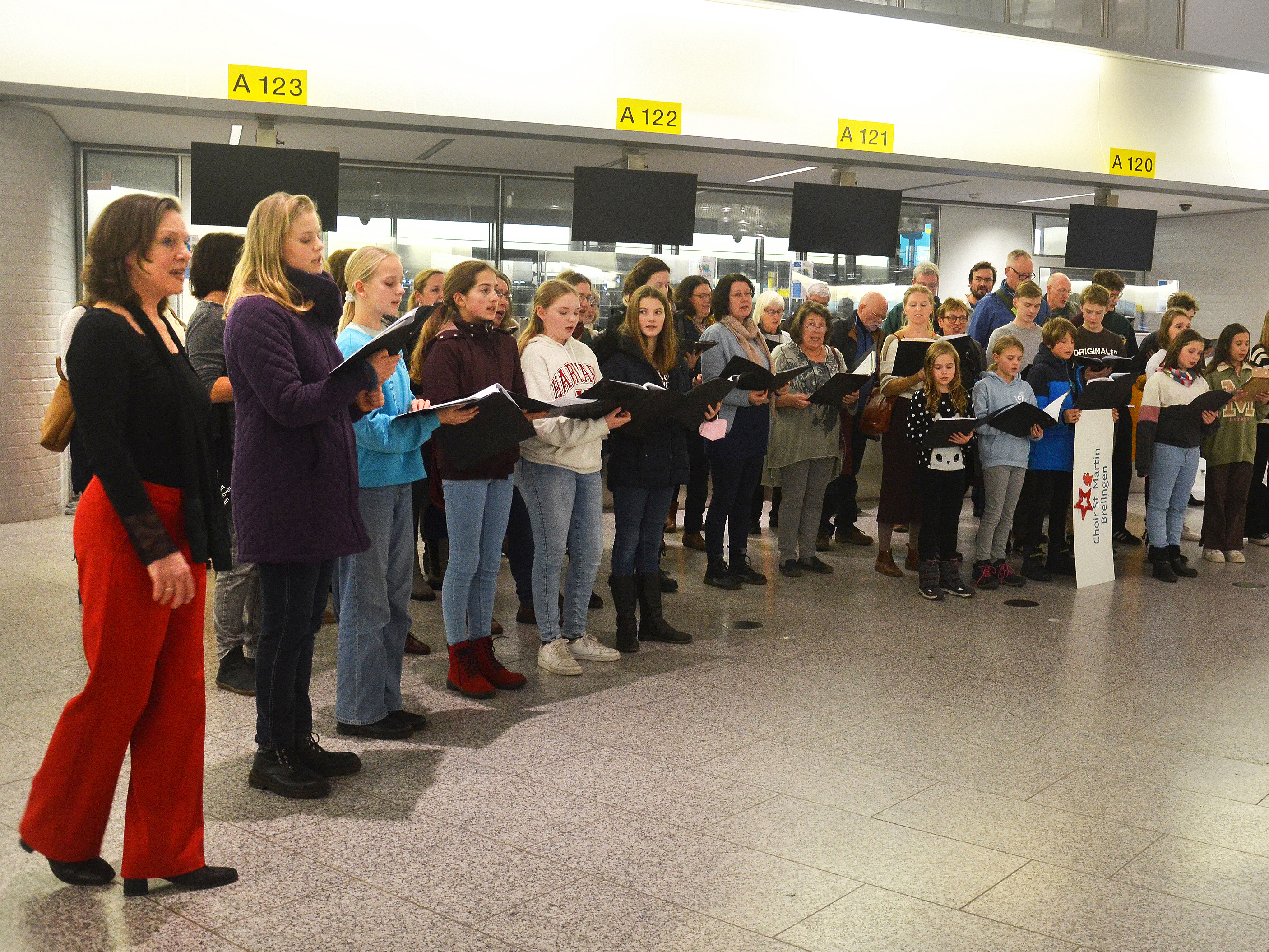 Kinder auf dem Flughafen