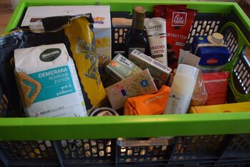 Das alles könnte im umgekehrten Adventskalender der Kirchengemeinde in Dransfeld sein. Foto: Almuth Wiesenfeldt