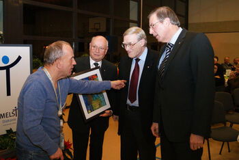 bilduebergabe_freundesmahl