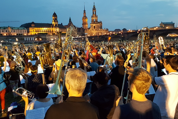 Fetes de la musique 21. Juni Opernplatz Hannover mit mehr als 200 Posaunenchorbläsern