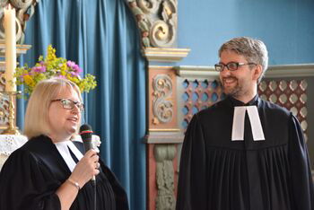 Superintendentin Katharina Henking_Pastor Lars Roeser-Israel_Ordination_Brunkensen