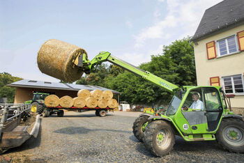 bauernhof_trecker_heuballen