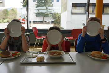 Jeder isst mit_Uslar