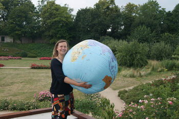 Michaela Grön Projekt „Lernen eine Welt zu sein“ entwickelt