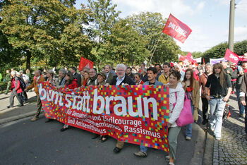 bunt_statt_braun