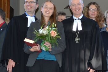 Einsegnung Gast-Holger_Rieken_Johanna_Gast_Dr.Klahr-Foto-Hilke Ostendoerp