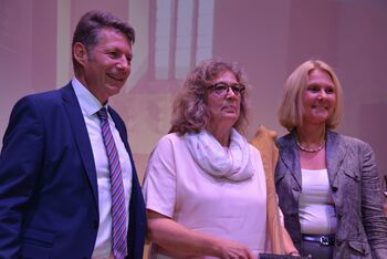 Verleihung Gottesdienstpreis_Susanne Hornung_Superintendentin Stephanie von Lingen