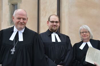 Ordination Wrisbergholzen_Gorka_Lars Sven Lukas_Henking vor St. Martin Kirche