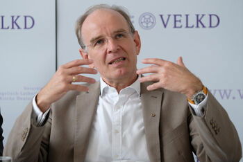 Ralf Meister_Handgeste_PK_VELKD_Nov 2018