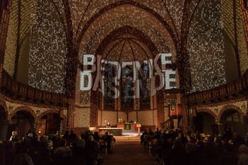Lichtinstallation_Kulturkirche Bremerhaven_Eroeffnungsgottesdienst_Okt 2019