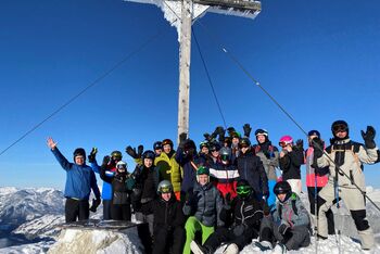 Gruppenfoto Skifreizeit_Teamer KK Neustadt Wunstorf