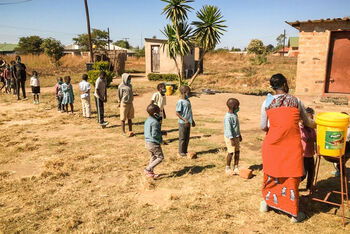 Hands at work_Hilfsprojekt Afrika_KK Winsen