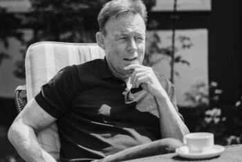 Pastor Gerhard Schridde (l.) im Gespräch mit Bundestagsabgeordneten Thomas Oppermann (Bild Phil Becker)1