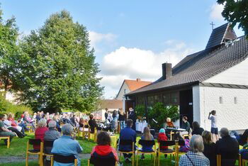 Open Air Gottesdienst_Pauluskirche Bilshausen