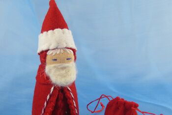 Eine Bastelvariante von Nikolaus, samt Sack (Foto: Alkelda  / flickr.com / CC BY 2.0).