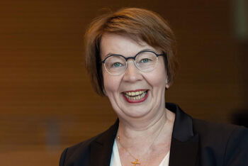 Kristina Kuehnbaum-Schmidt