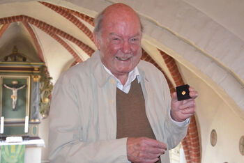 Rolf Barth_Silbernes Facettenkreuz