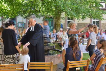 Tauffest am Brunnen_OHA
