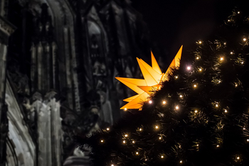 Weihnachtsstern_Beleuchtung Kirche