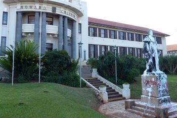 Als Symbole für koloniale Ausbeutung gelten von Kapstadt bis Hannover auch Straßennamen und Statuen. Foto: ELM