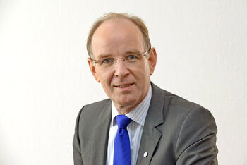 Meister_ralf_quer_ernst