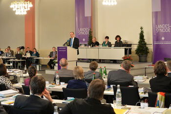 JS5_5733_Bischofsbericht Plenum