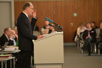 JS5_5714_Bischofsbericht Plenum