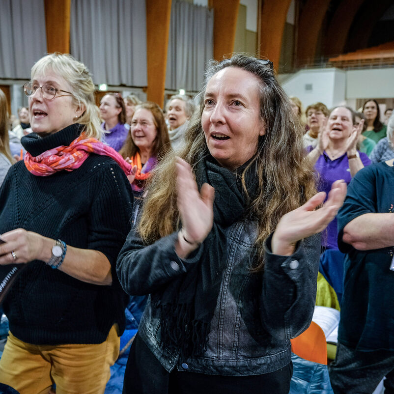 Menschen tanzen