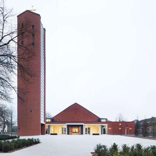 150421 - Matthiaskirche 8x8