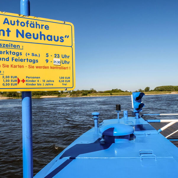 Mauerfall-Amt-Neuhaus-Fähre Schild