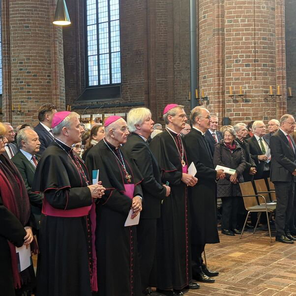 Die Andacht stand unter dem biblischen Motto "Ihr seid das Salz der Erde". (Foto: Themenraum)