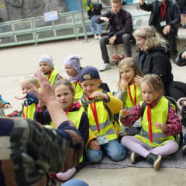Wie Jona in den Wal und Daniel aus der Löwengrube kam - die Kita-Kinder von St. Johannis in Bemerode wollen alles ganz genau wissen. Foto: Alexander Nortrup
