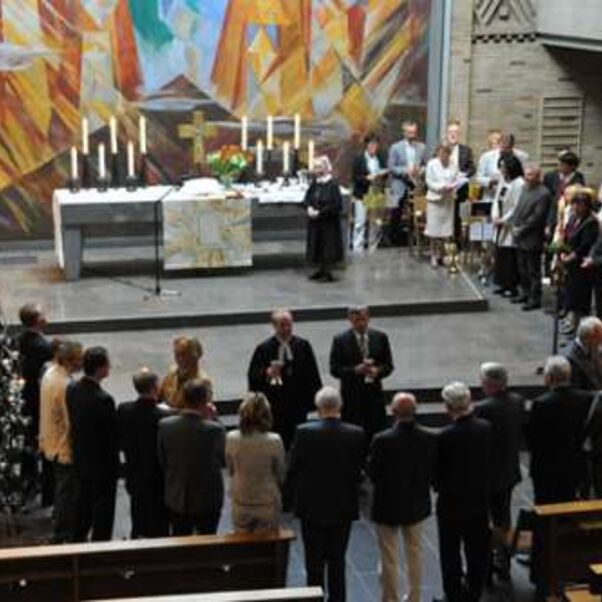 Eröffnungsgottesdienst: Groﬂe Abendmahlsrunde